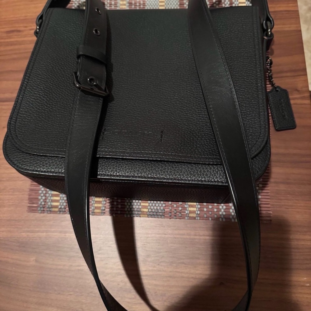 UEC Coach Gotham Pebbled Black Leather Messenger Bag - Picture 3 of 7